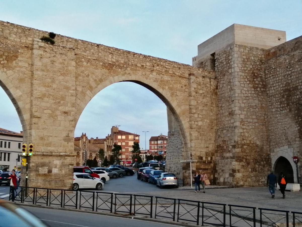 Estudios Los Arcos Teruel Eksteriør bilde